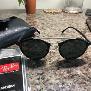 Ray-Ban new no scratches